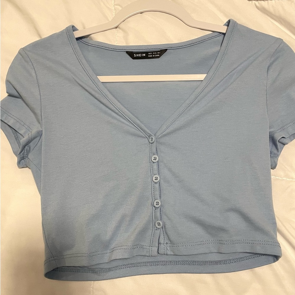 Cropped V neck